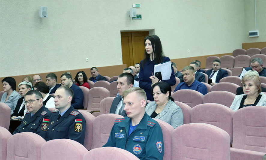 Березино засед исполкома 3.jpg Березино засед исполкома 3.jpg